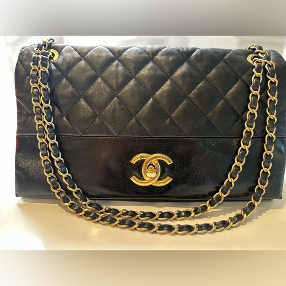 Chanel medium size lamb skin bag 12x7. - Picture 13 of 15